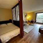 Le Monet Proche Bordeaux Avec Balcon Wifi & Place De Parking Prive Prox Tram Et Aeroport Mérignac